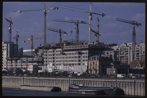 Le Grand Paris : travaux à la gare de Bercy à Charenton -le-Pont. Jean-Claude Laffitte. 12 avril 1990. Tirage d’après diapositive. 