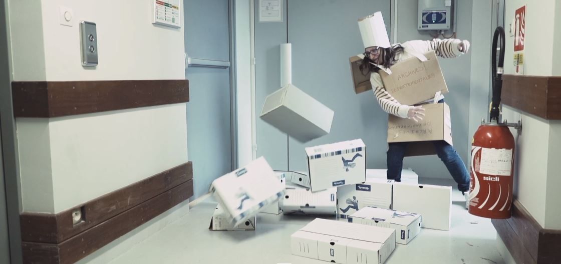 Maman, je suis coincée aux Archives !