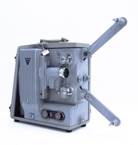4OBJ 5 : Projecteur 16mm Ercsam Malex Club Fabriqué en France (Paris) par la société Ercsam à partir de 1952.